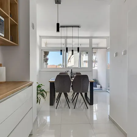 Paloma Apartment *